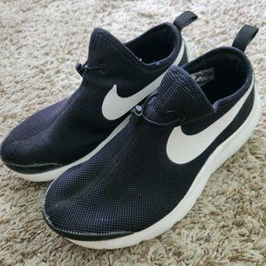 Nike Aptare Essential Shoes Athletic Black White Women's 10 881190-002 Swoosh